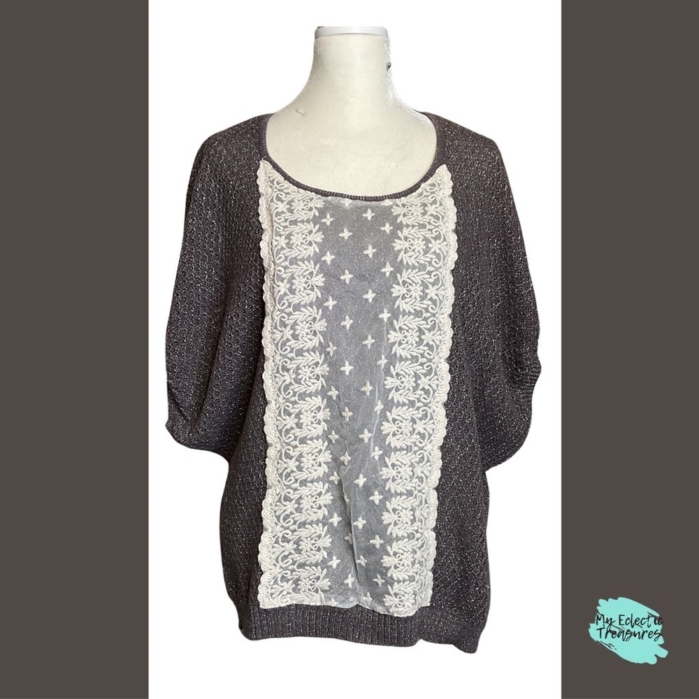 New Directions Gray and White Crew Neck Sweater with Geometric Design